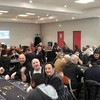 Des gens dont un JohnnyCFC content d'être là